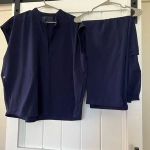 Figs scrub set navy blue. Oversized top xxl. Pants xxl